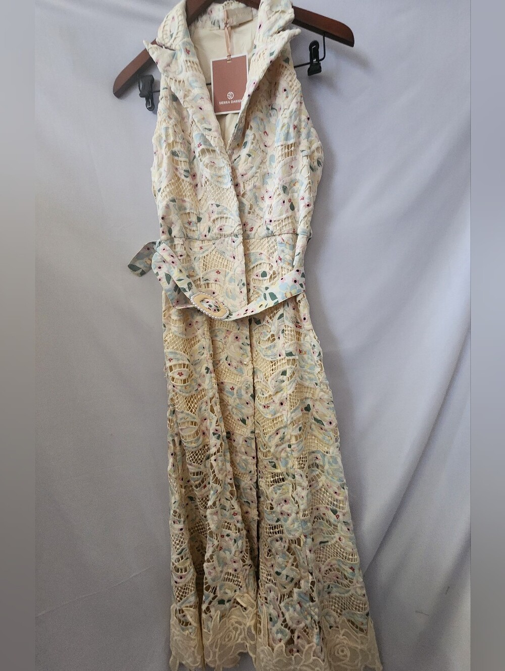 Sierra Darien Floral Dress. Size Medium
